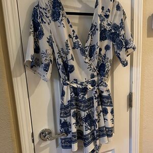 Trixxi Floral Blue and White Printed Romper with Belt Size Medium